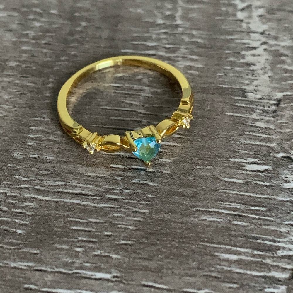 18K gold plated ring size 6